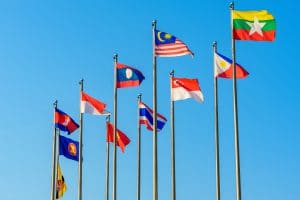 บริษัทจ้างแรงงาน 1 ต่างด้าวชาวลาวเพื่อใช้ทำงานในออฟฟิศได้?